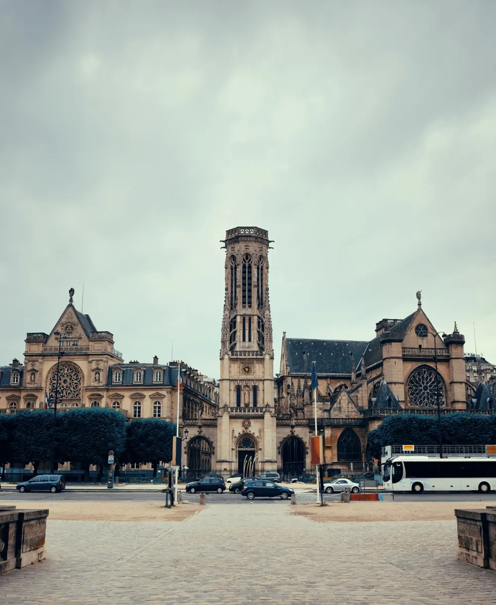 Rues de Paris - Eglise Saint-Germain-l'Auxerrois